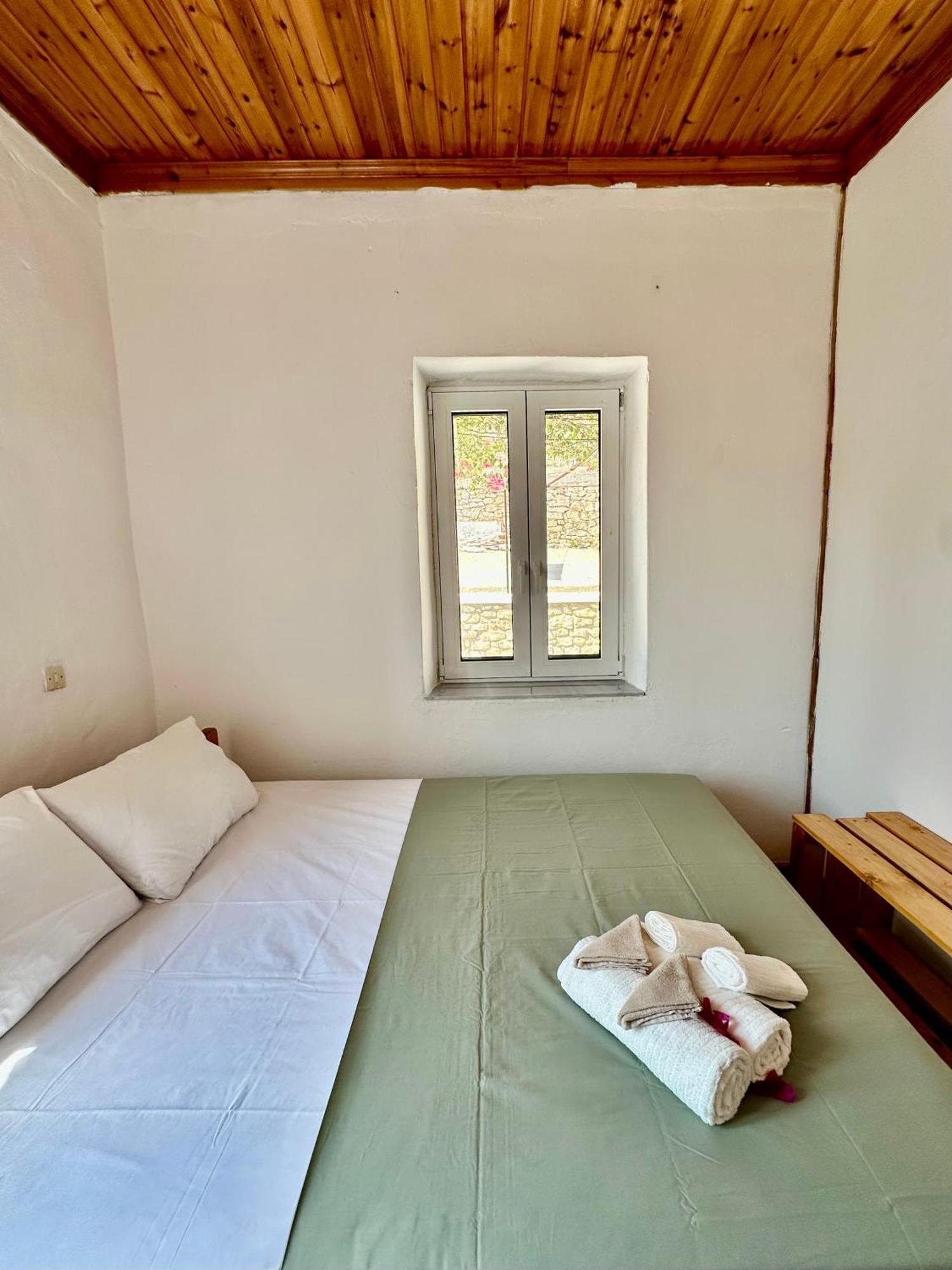 Villa Chrysavgi Stone House Katomerion Esterno foto